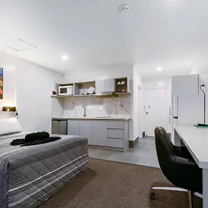 Motel Aaron ***